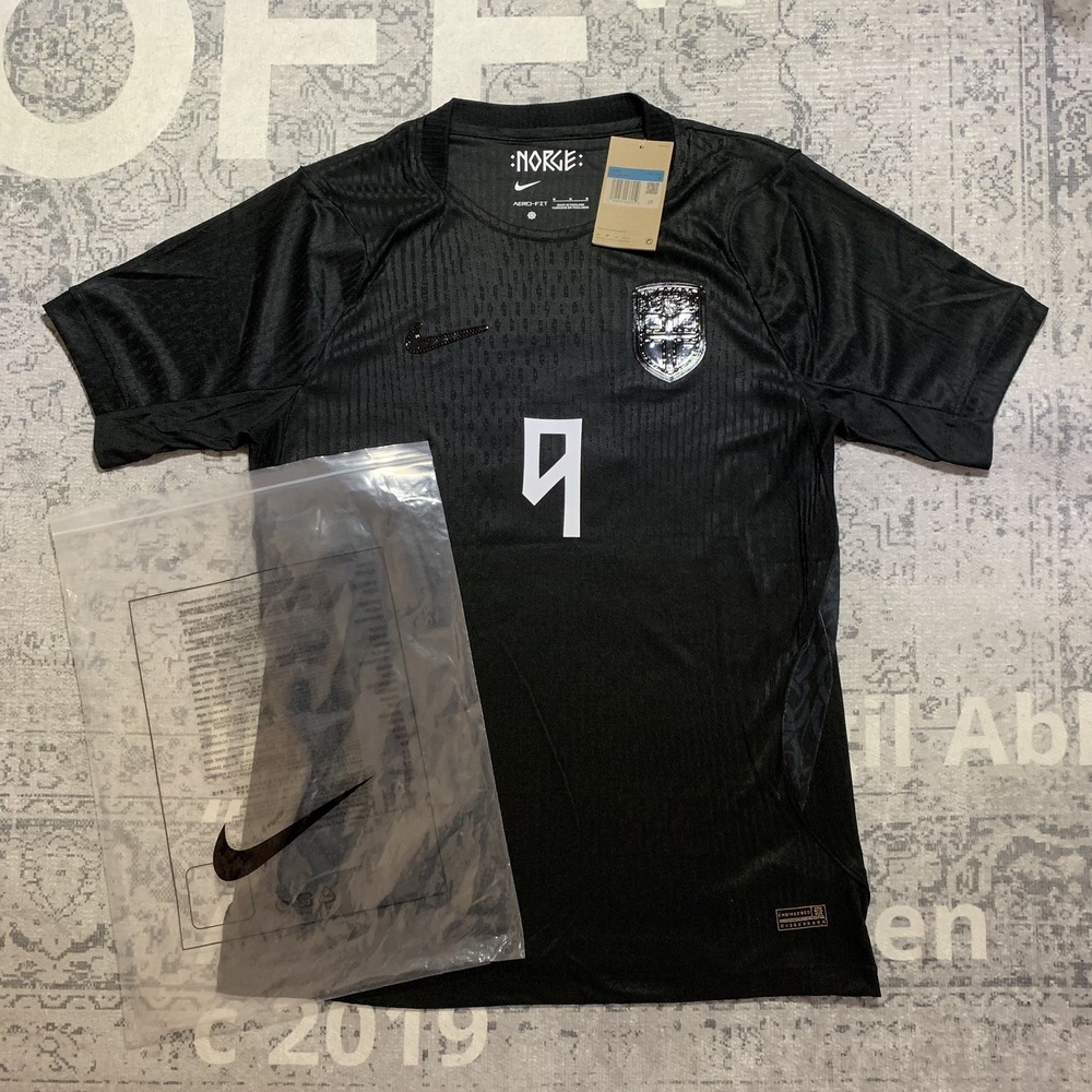 Nike Aero-Fit Black Short Sleeve Soccer Jersey Braut Haaland #9 Size Medium NWT